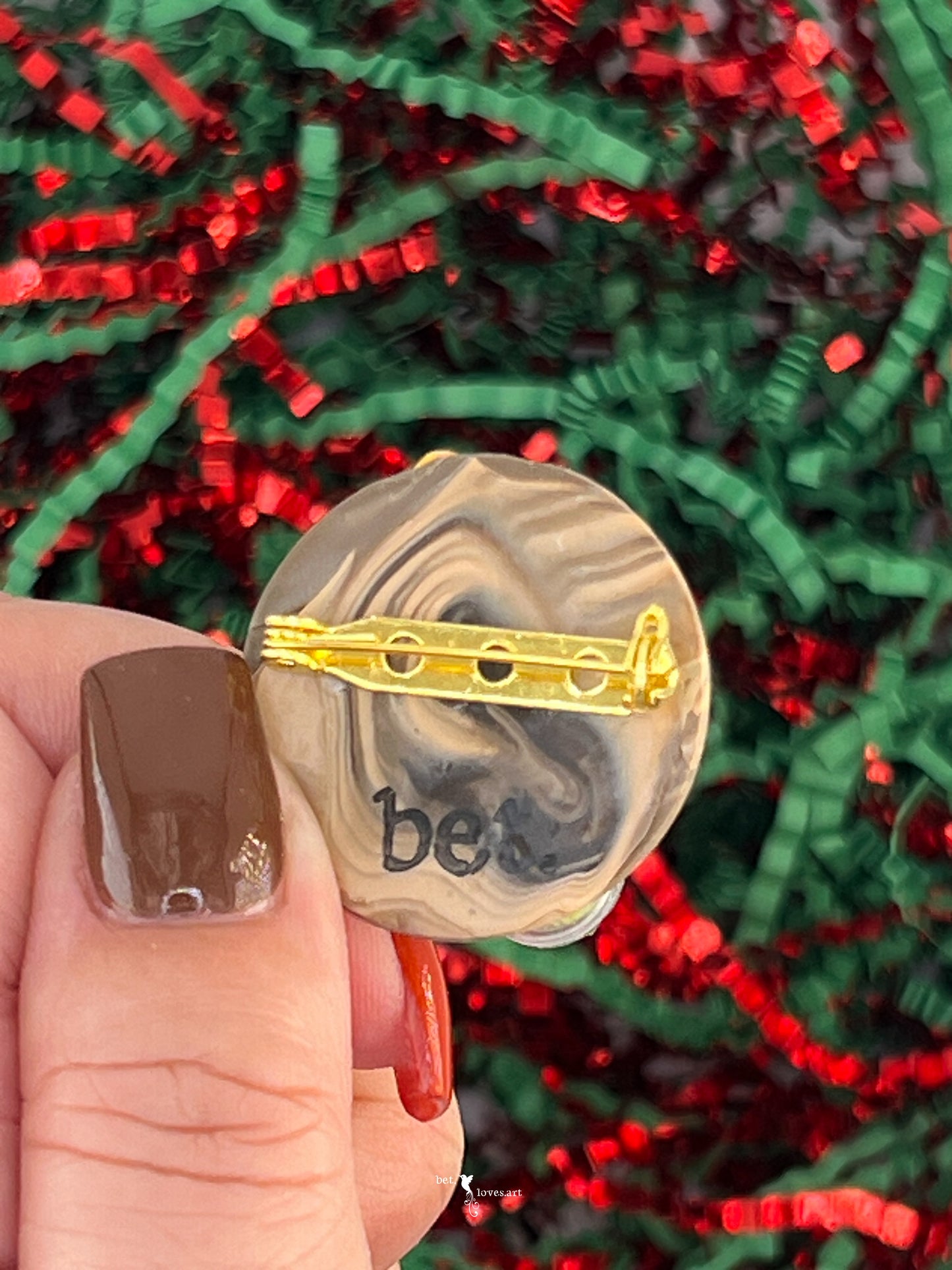 084 - Cheese & cracker broad brooch