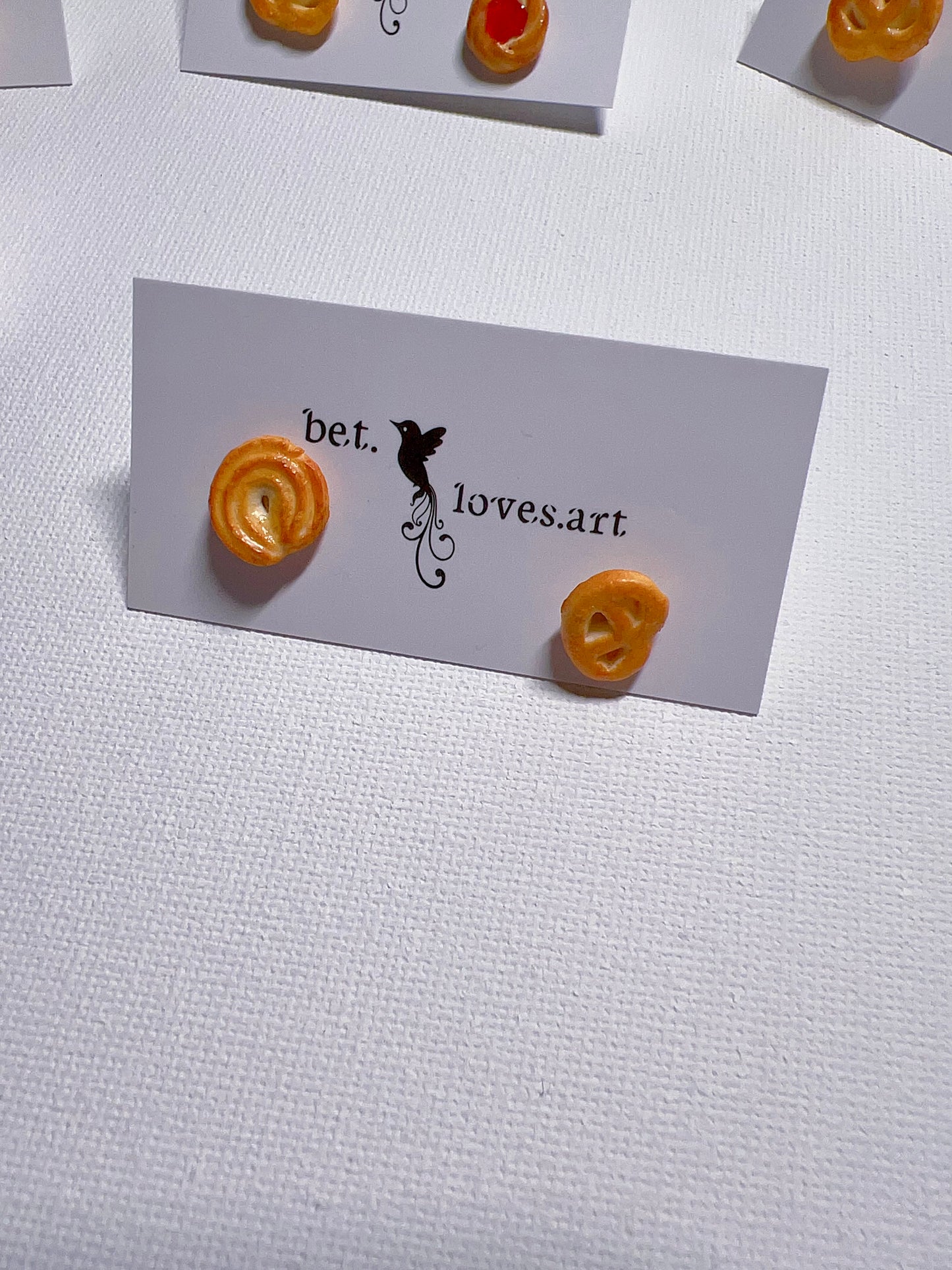 043 - Mini cookie stud earrings