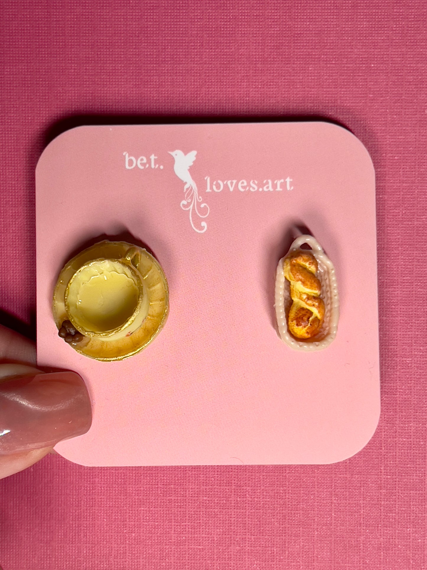 021 - Mini yellow teacup and a bread basket