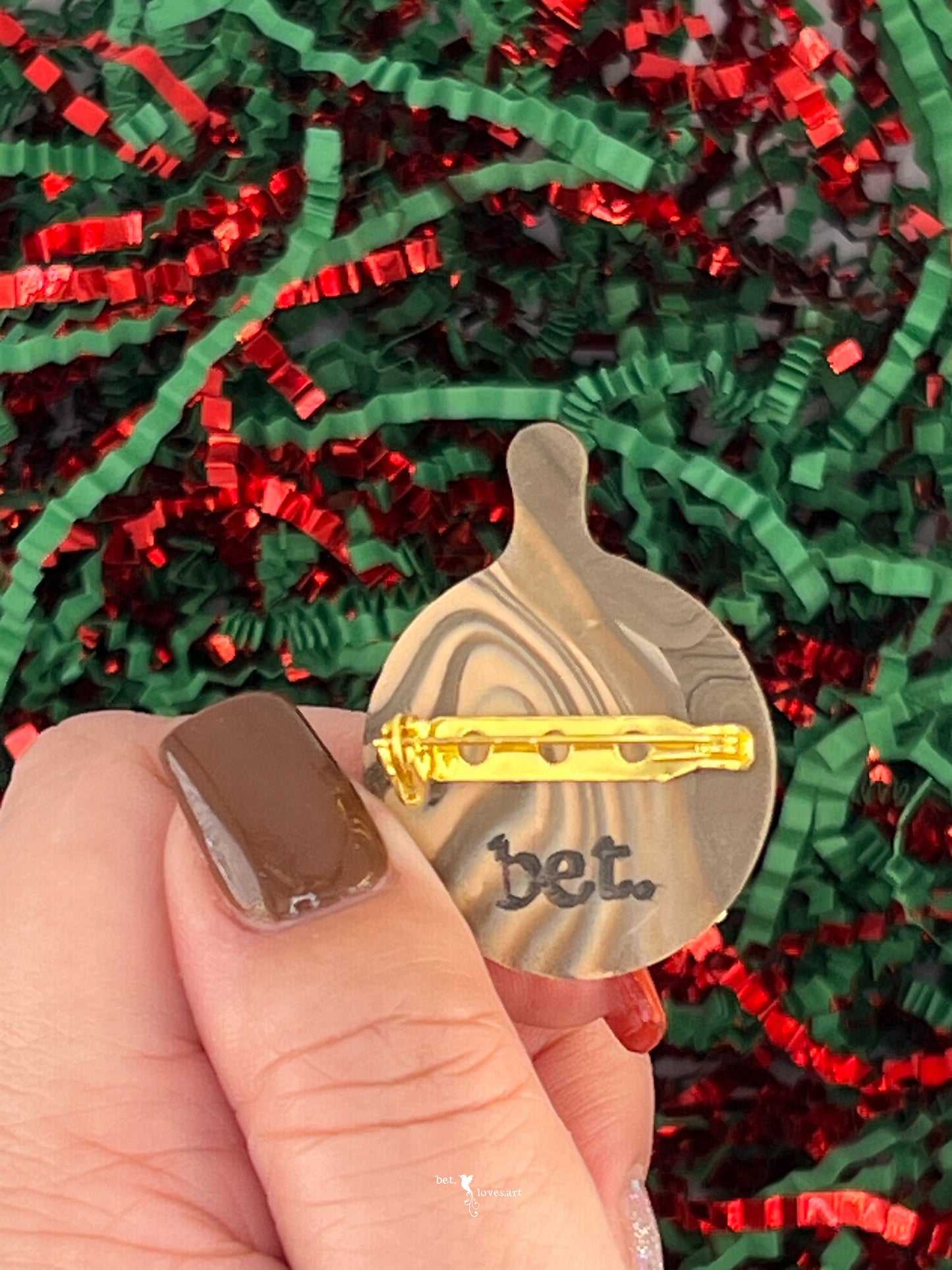 086 - Cheese & cracker broad brooch