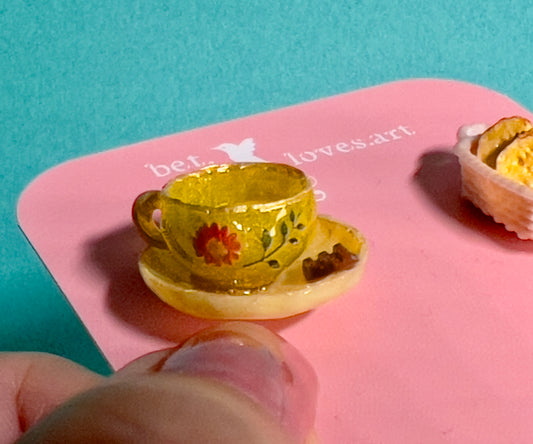 013 - Mini yellow teacup and buttered toasts in basket