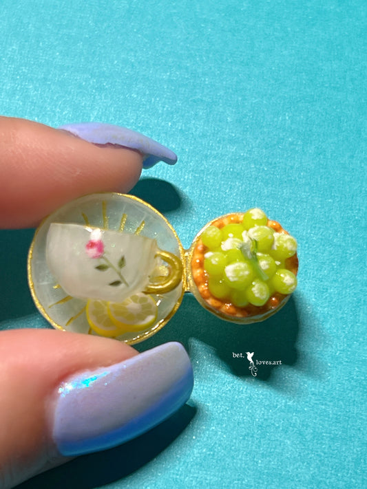 052 - “Tea please” green grape tart brooch