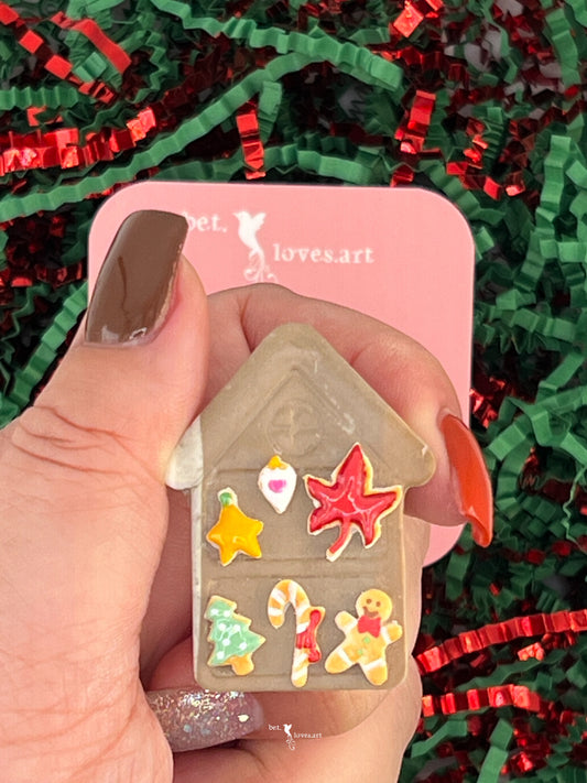 072 - Christmas house gingerbread biscuit brooch