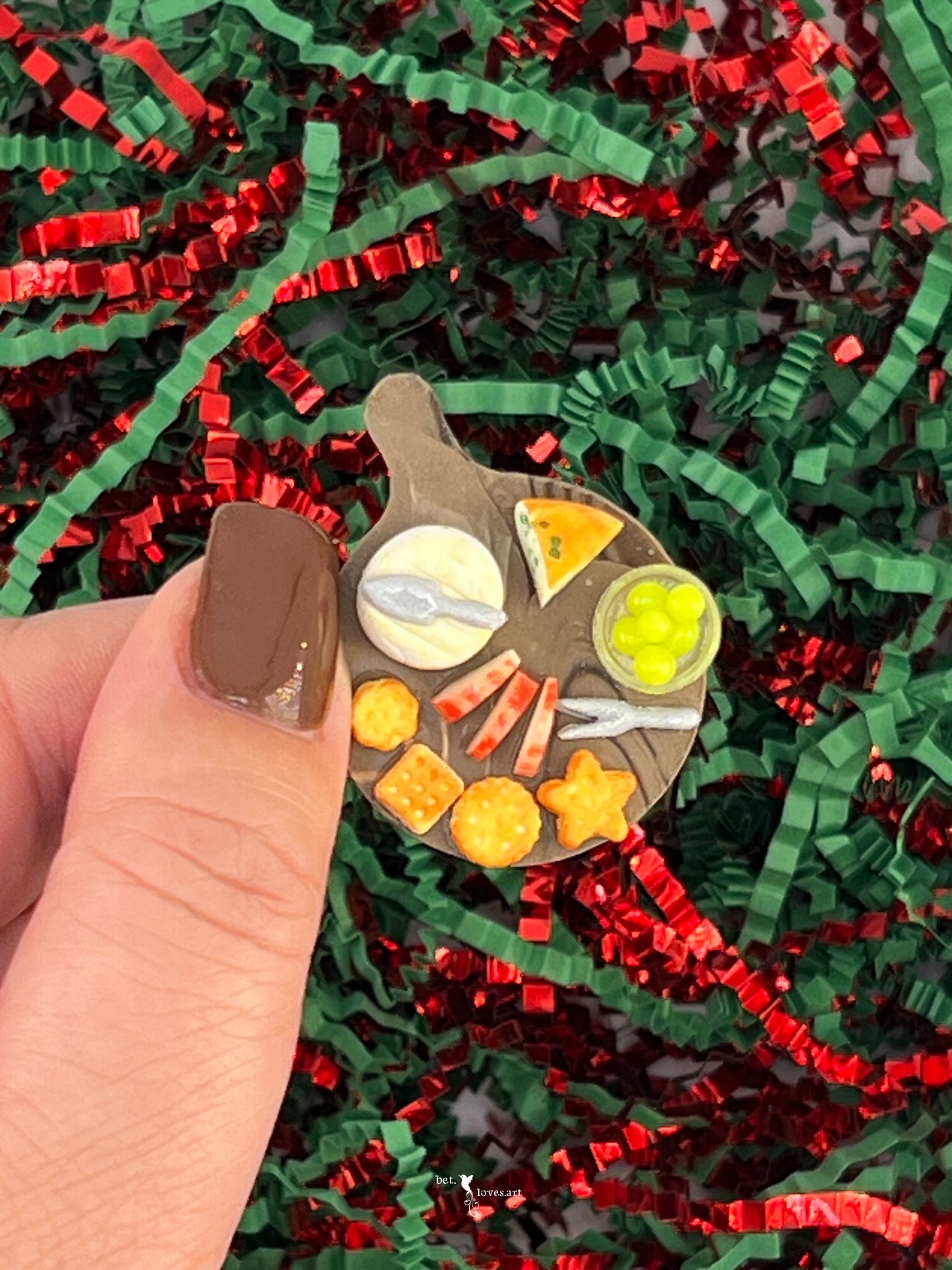 085 - Cheese & cracker broad brooch