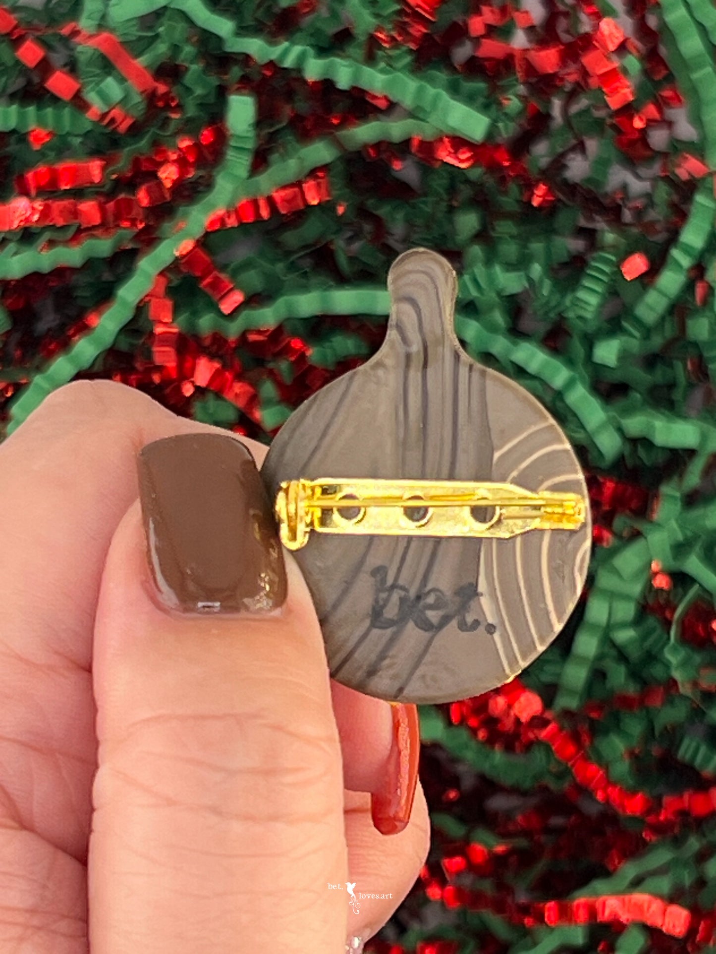 085 - Cheese & cracker broad brooch