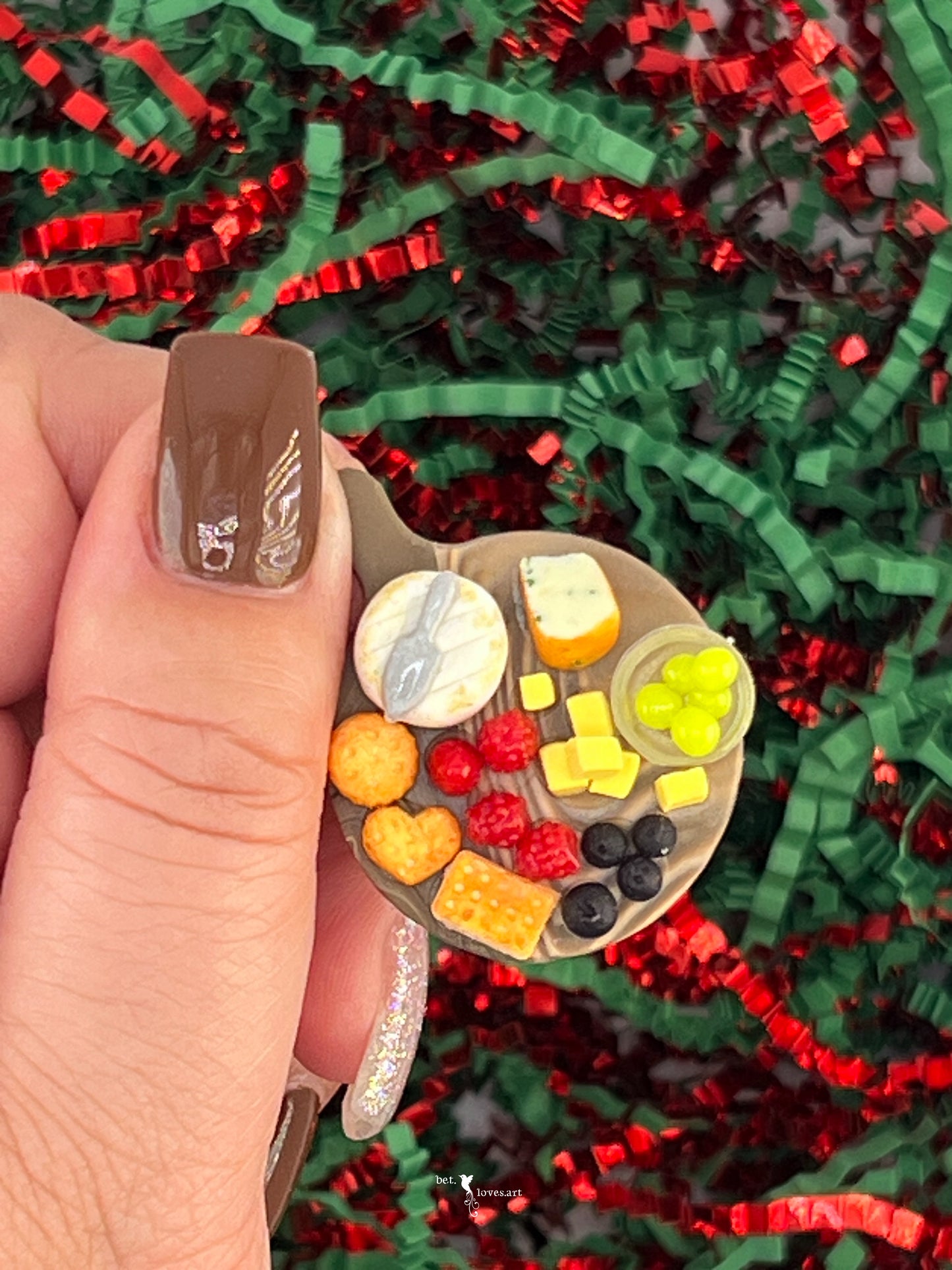 086 - Cheese & cracker broad brooch