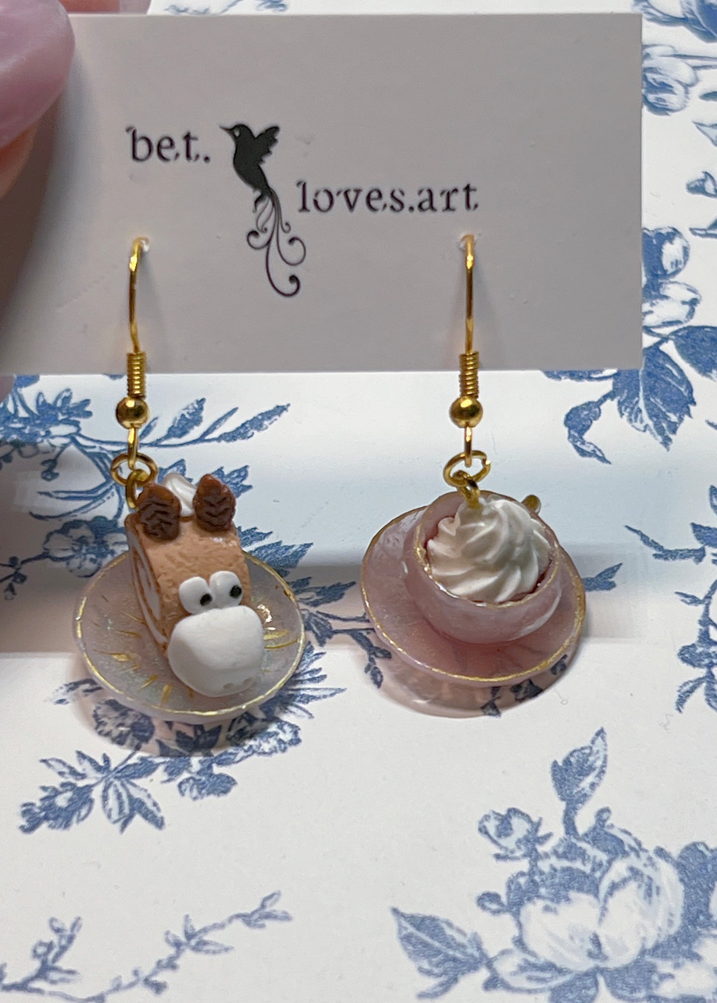 093 - Mini Teacup & Horse Swiss Roll