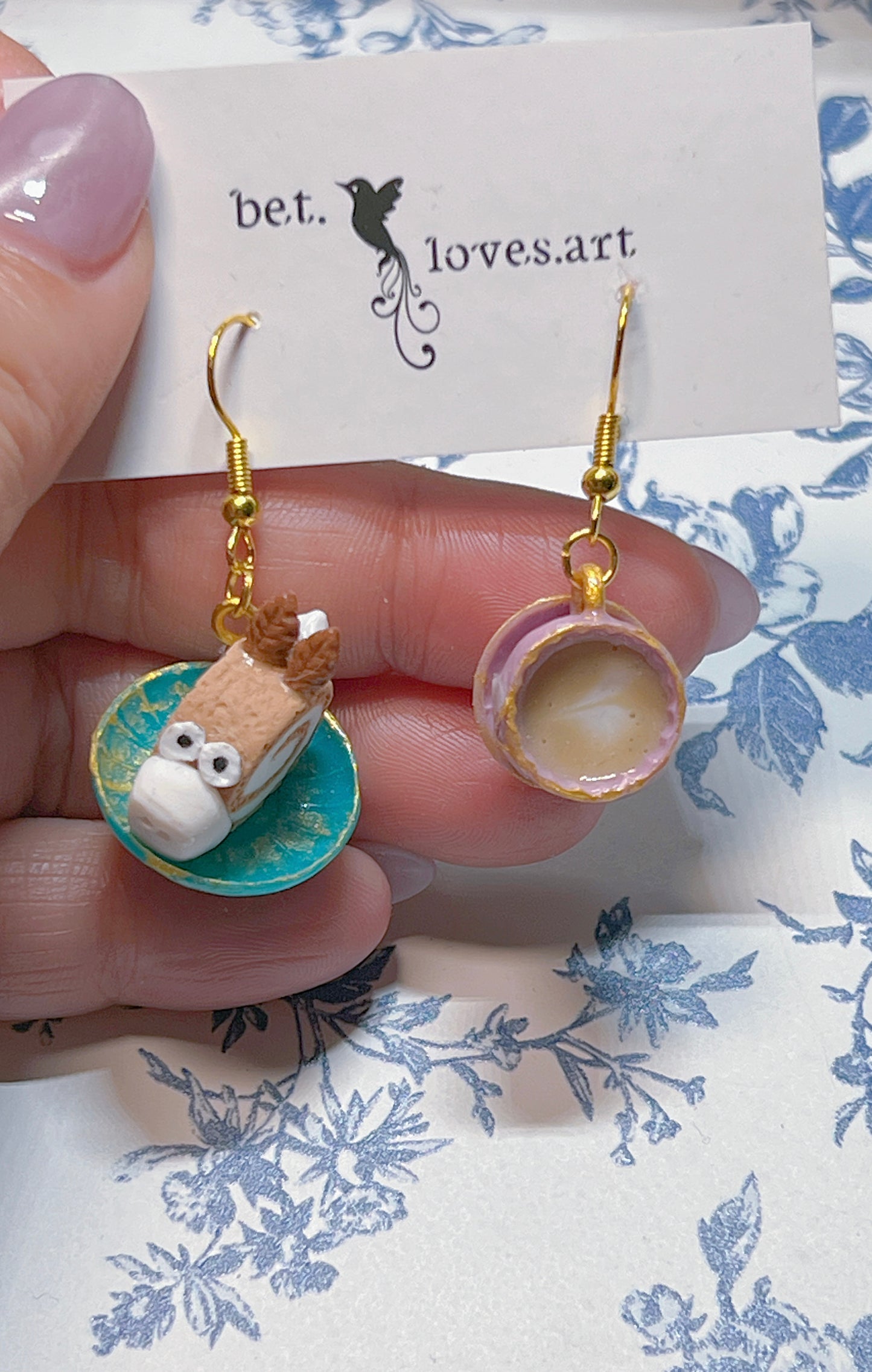 094 - Mini Teacup & Horse Swiss Roll