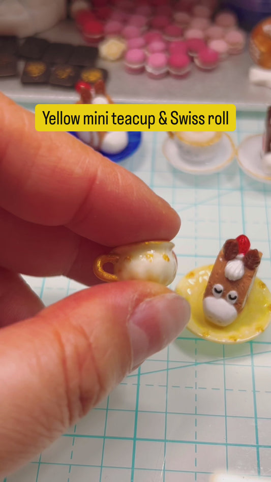 098 - Mini Teacup & Horse Swiss Roll