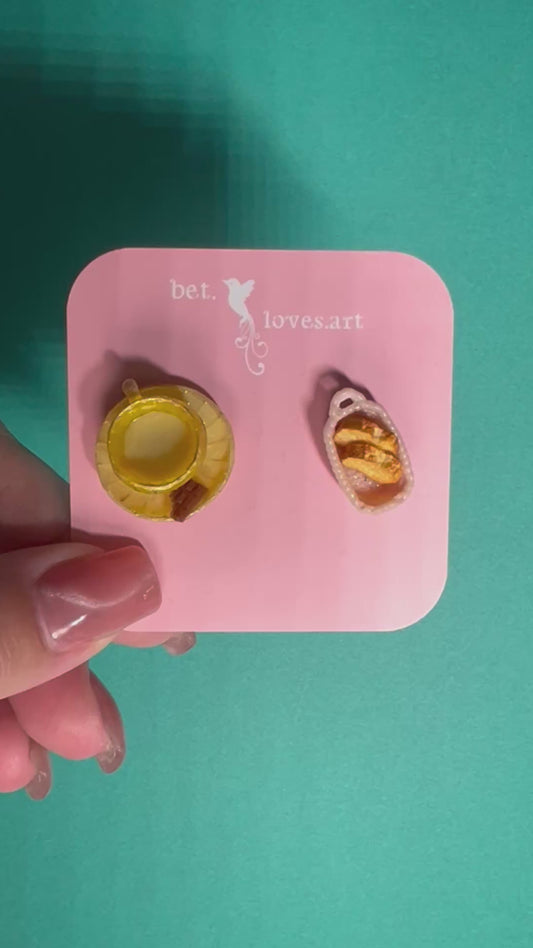 013 - Mini yellow teacup and buttered toasts in basket