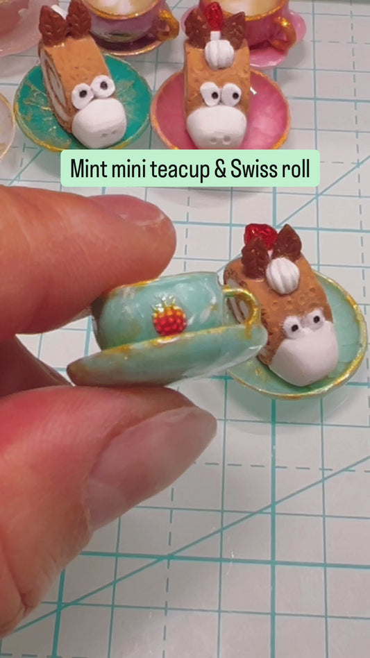096 - Mini Teacup & Horse Swiss Roll