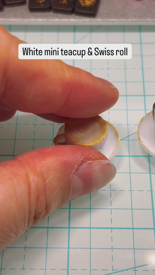100 - Mini Teacup & Horse Swiss Roll